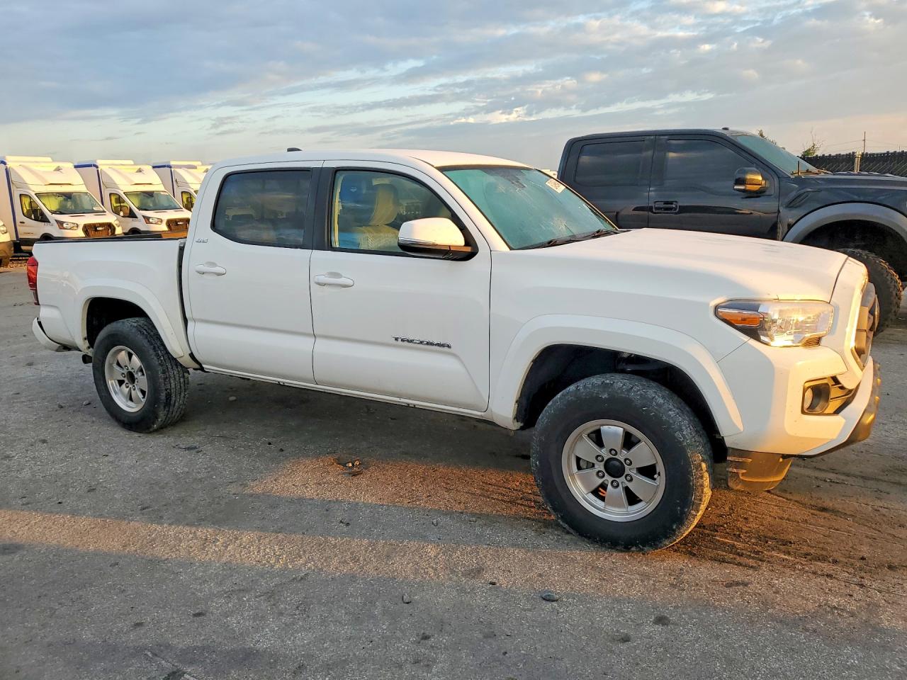 2023 TOYOTA TACOMA SR5 V6 — снимка 4