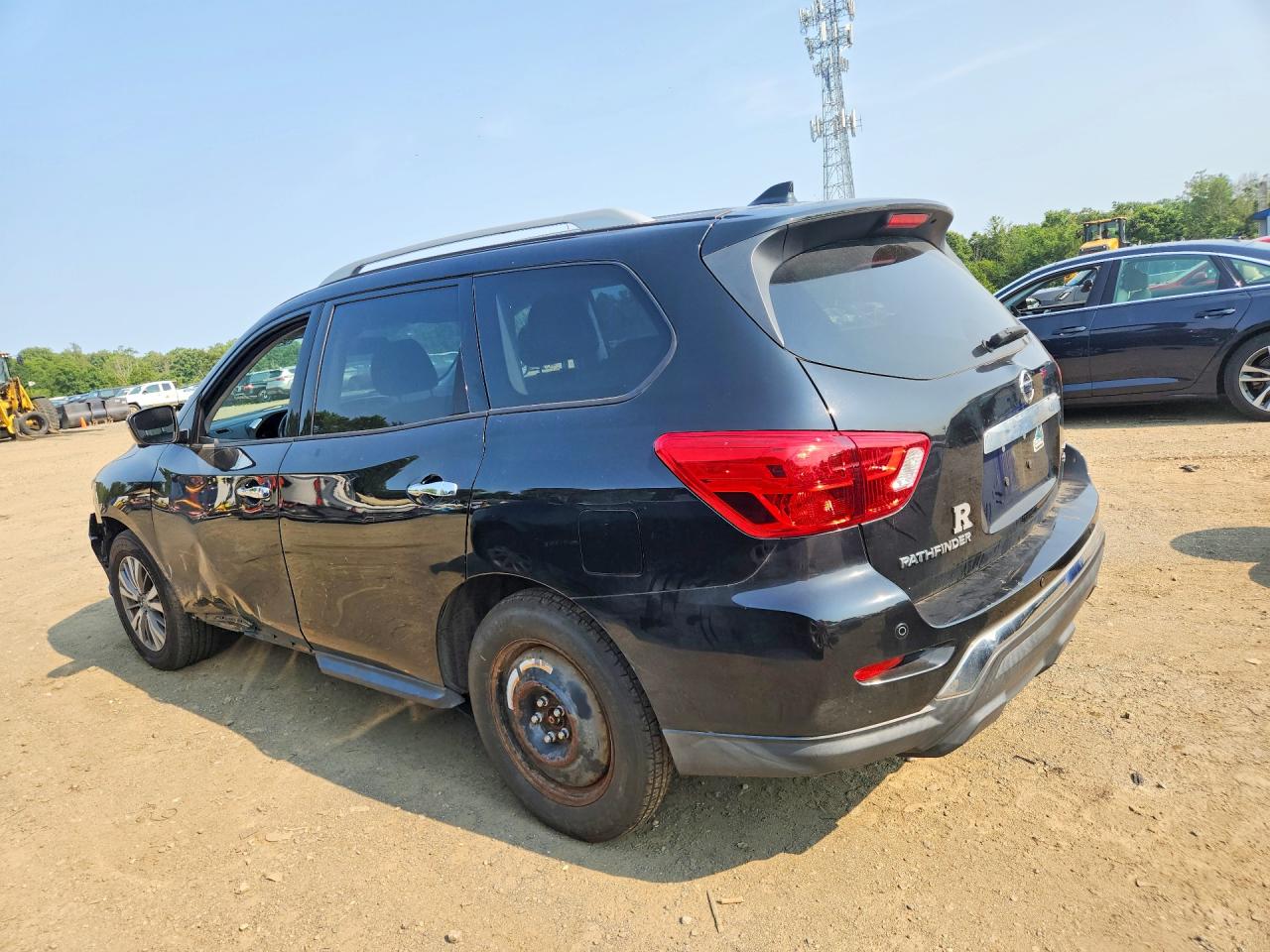 2019 NISSAN PATHFINDER SL — снимка 2