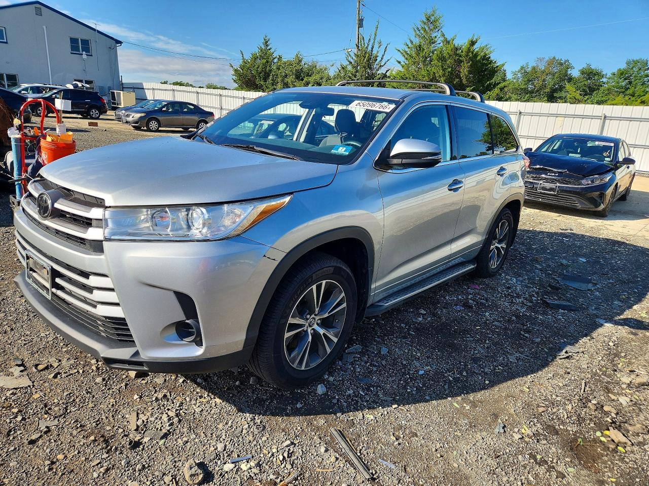 2018 TOYOTA HIGHLANDER LE