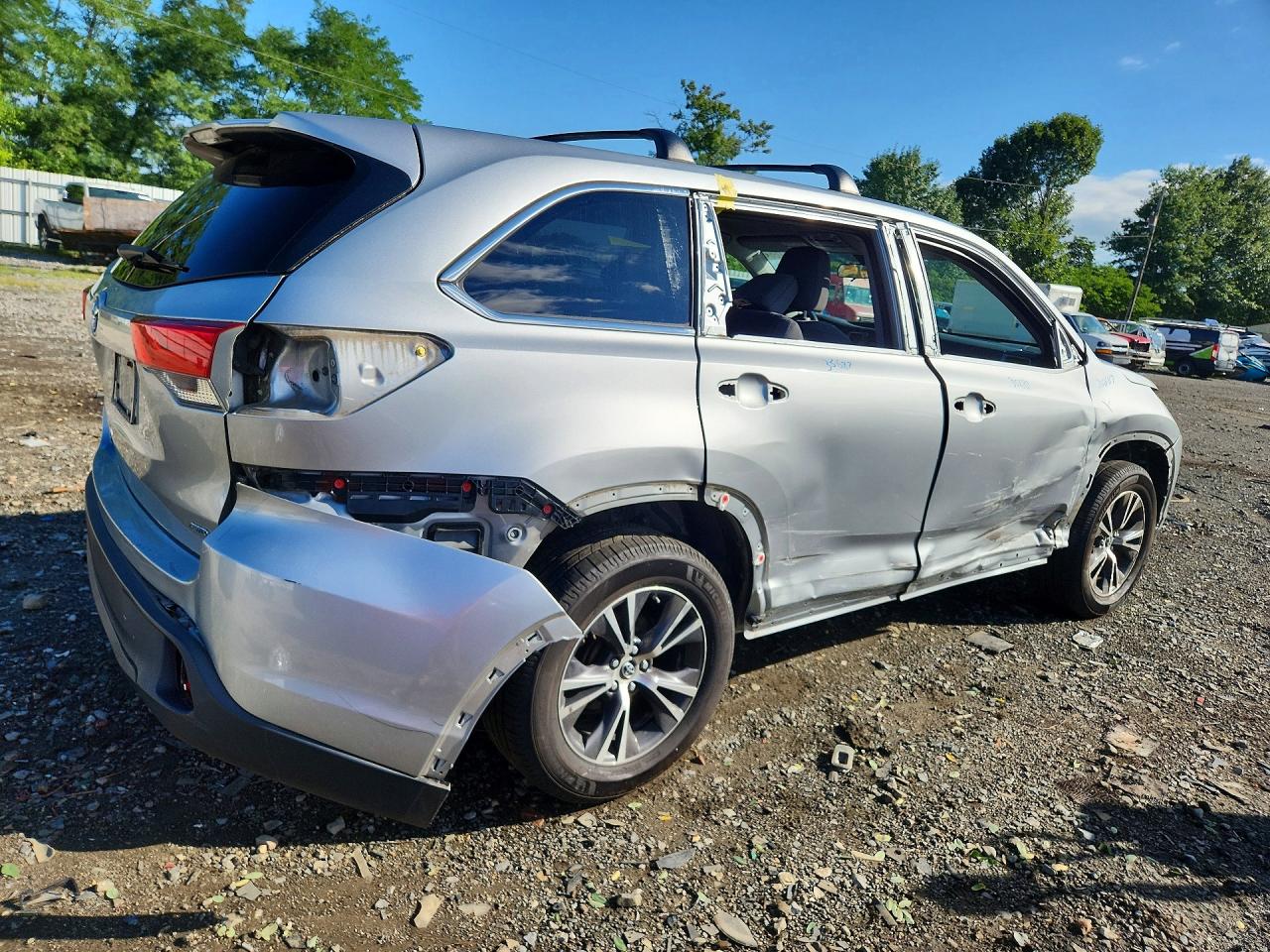 2018 TOYOTA HIGHLANDER LE — снимка 3