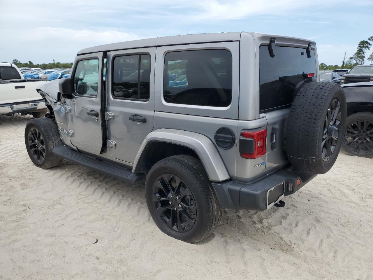 2021 JEEP WRANGLER UNLIMITED SAHARA 4XE — снимка 2