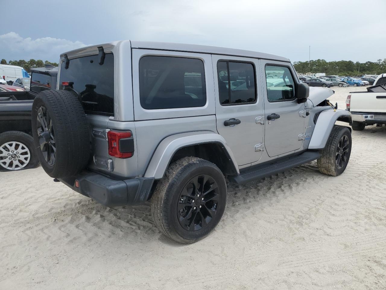 2021 JEEP WRANGLER UNLIMITED SAHARA 4XE — снимка 3