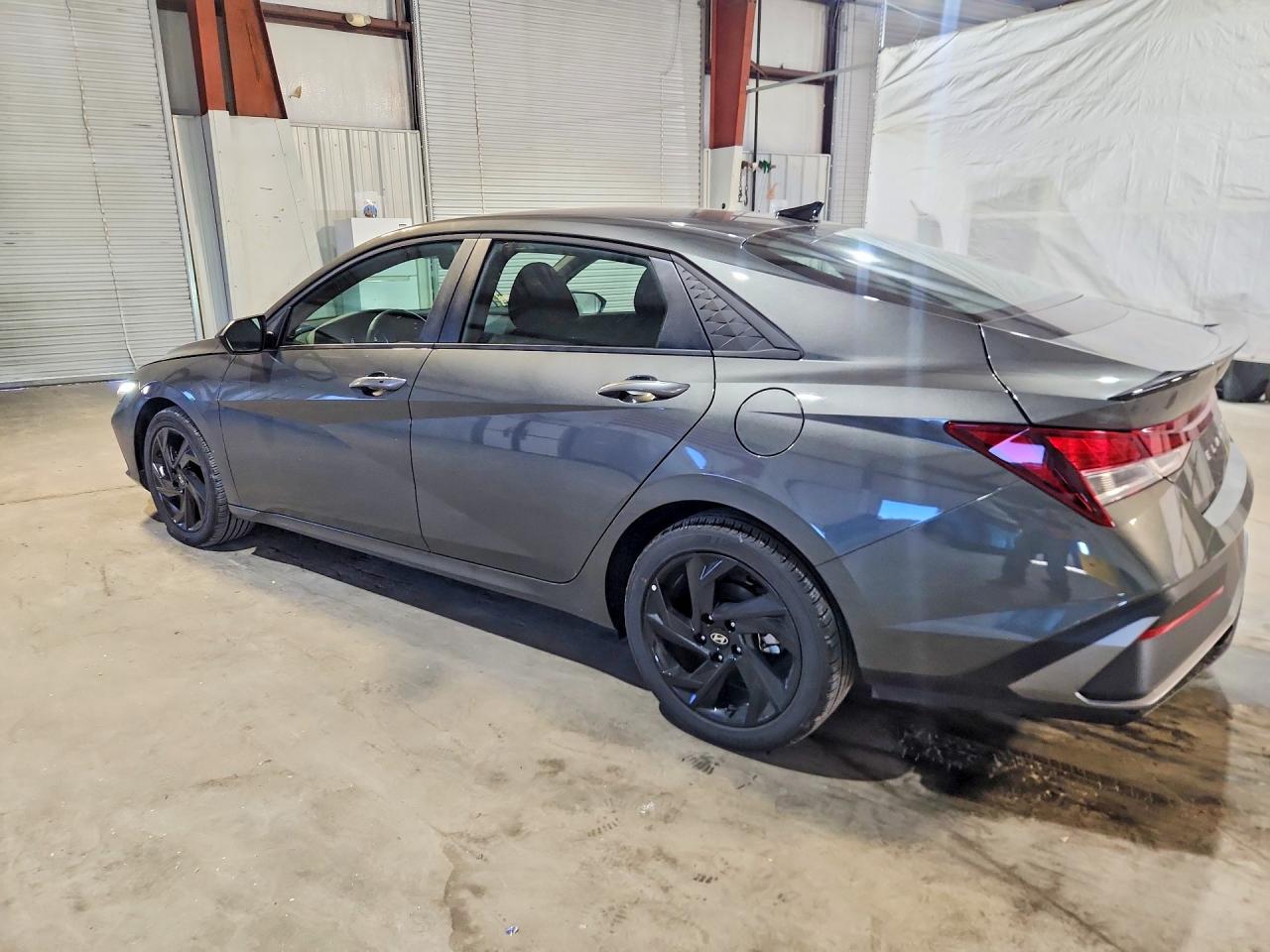 2026 HYUNDAI ELANTRA SEL SPORT — photo 2