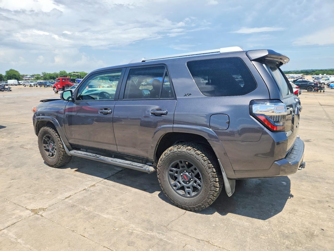2018 TOYOTA 4RUNNER SR5 — снимка 2