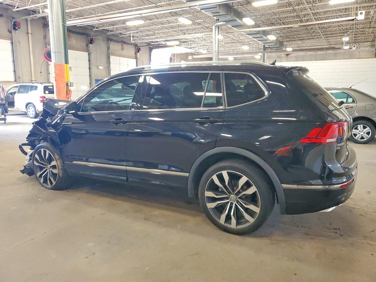 2019 VOLKSWAGEN TIGUAN SEL PREMIUM — снимка 2