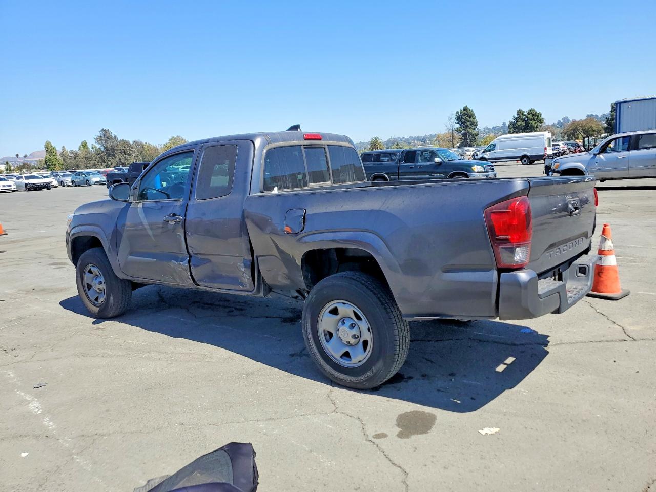 2023 TOYOTA TACOMA SR — снимка 2