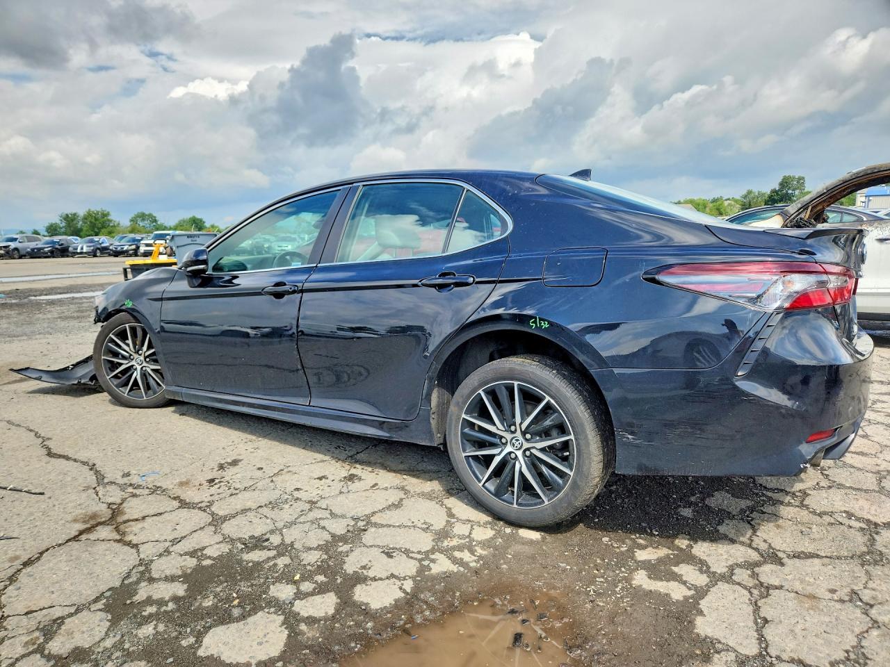 2024 TOYOTA CAMRY HYBRID SE — снимка 2