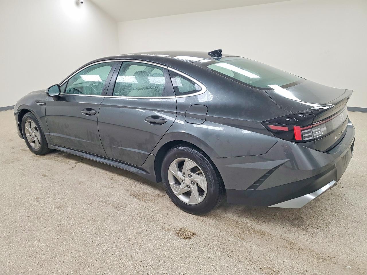 2025 HYUNDAI SONATA SE — снимка 2
