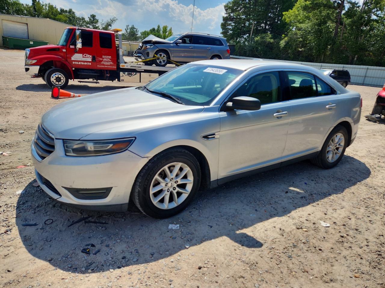 2015 FORD TAURUS SE