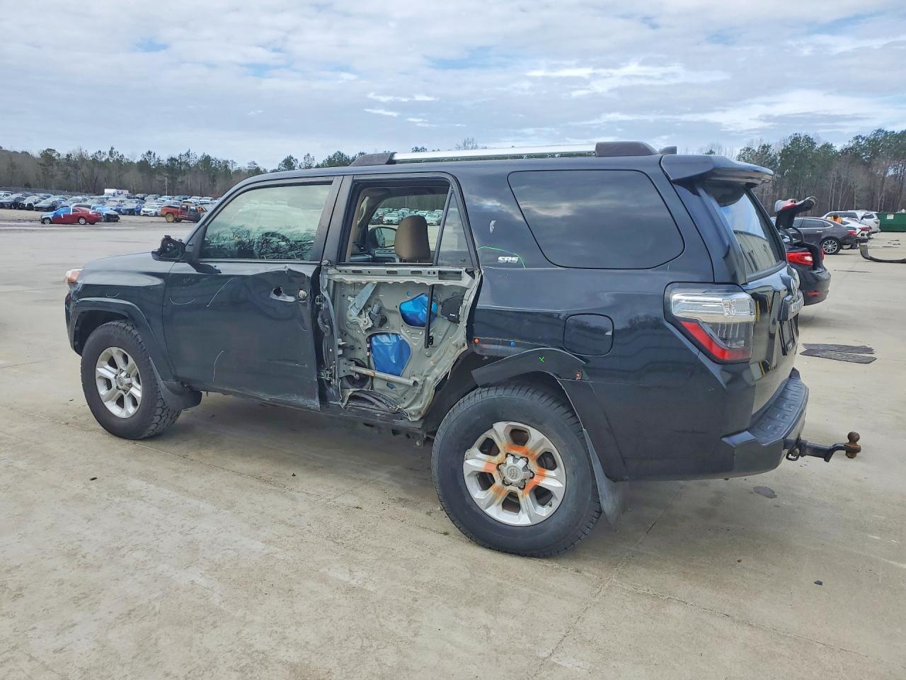 2021 TOYOTA 4RUNNER SR5 — снимка 2