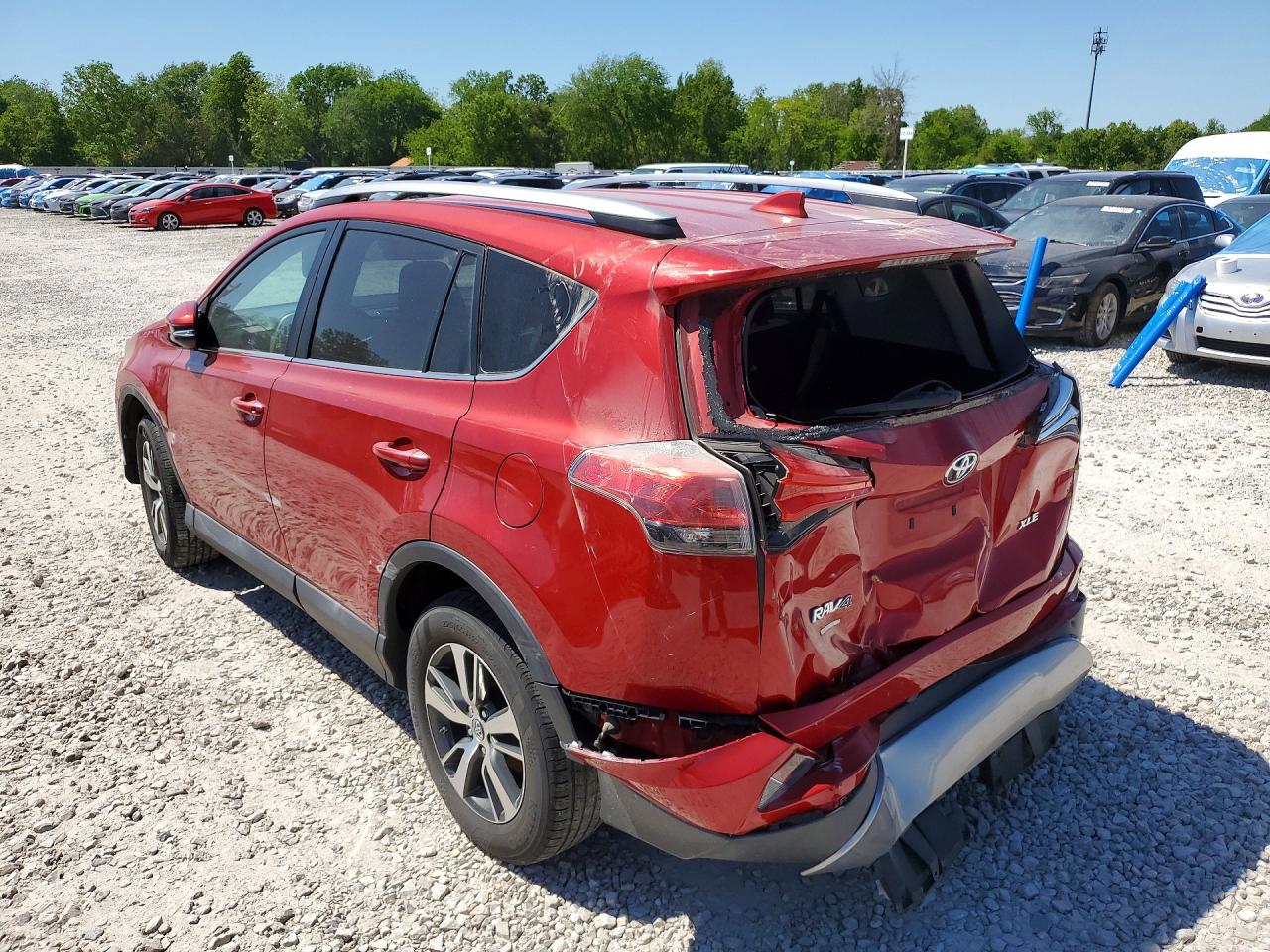 2017 TOYOTA RAV4 XLE — снимка 2
