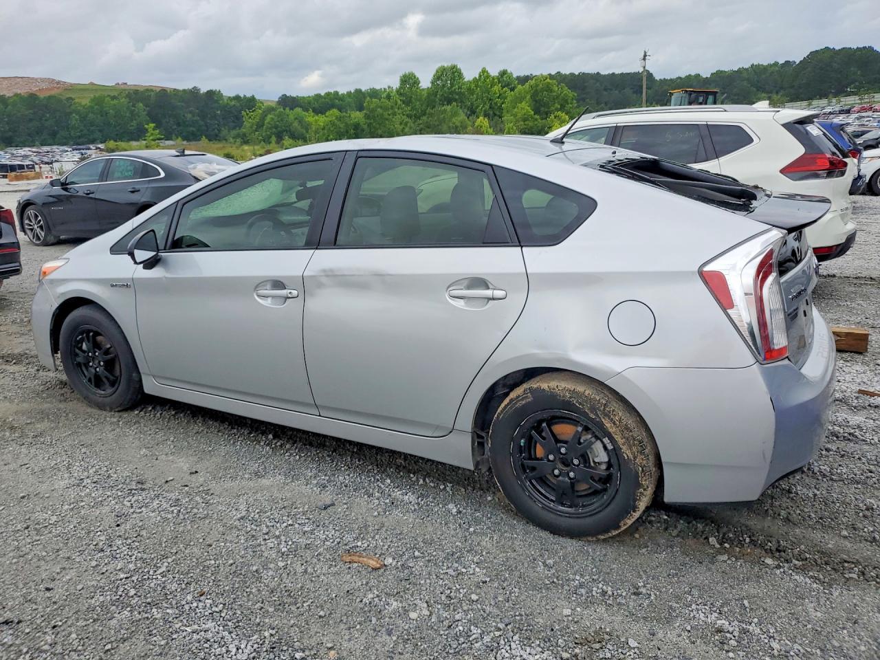2015 TOYOTA PRIUS TWO — снимка 2