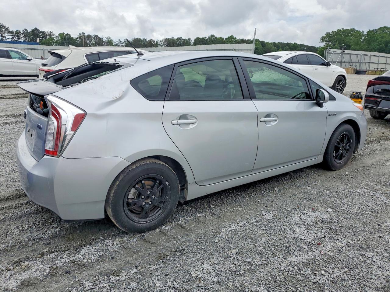 2015 TOYOTA PRIUS TWO — снимка 3