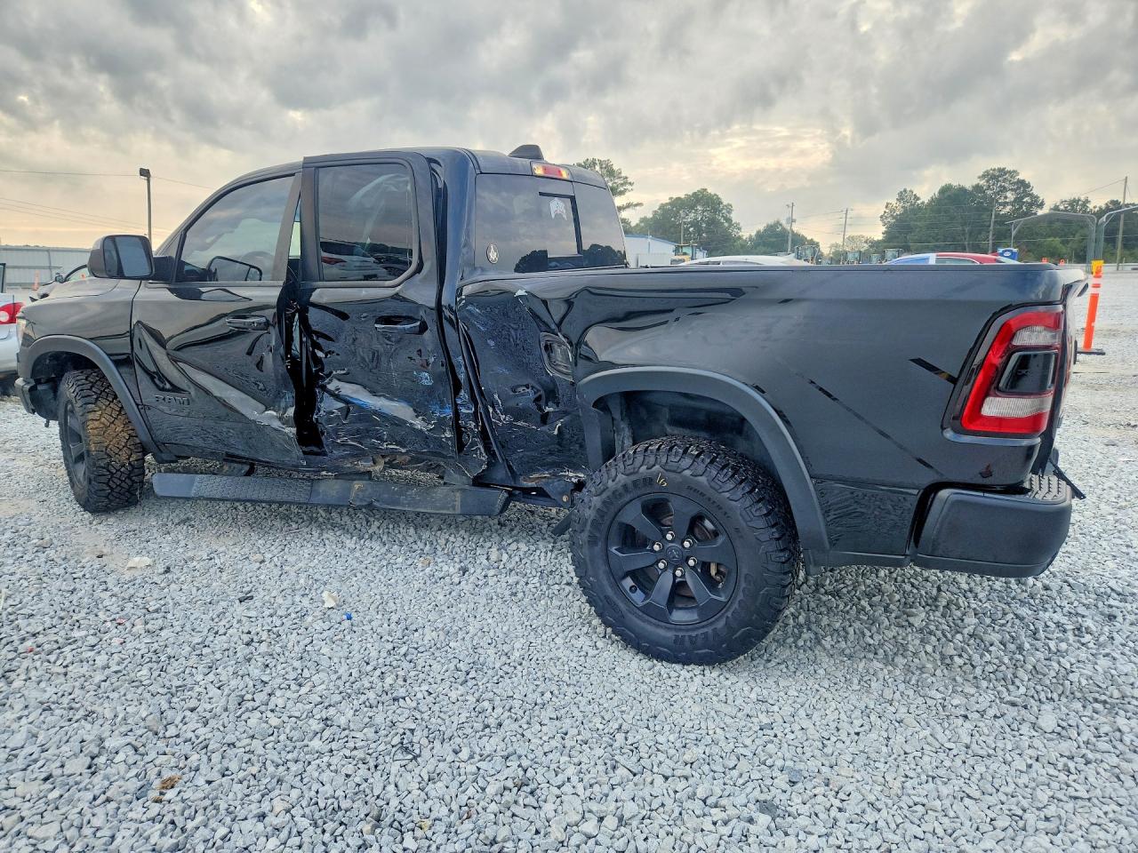 2020 RAM 1500 REBEL, SPORT 2TL PKG, REBEL 2TW PKG — снимка 2