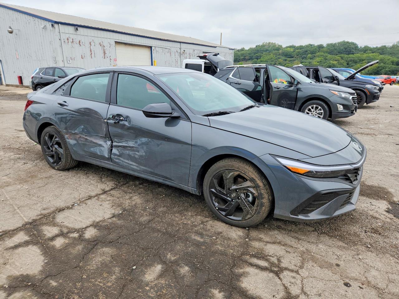 2026 HYUNDAI ELANTRA SEL SPORT — снимка 4