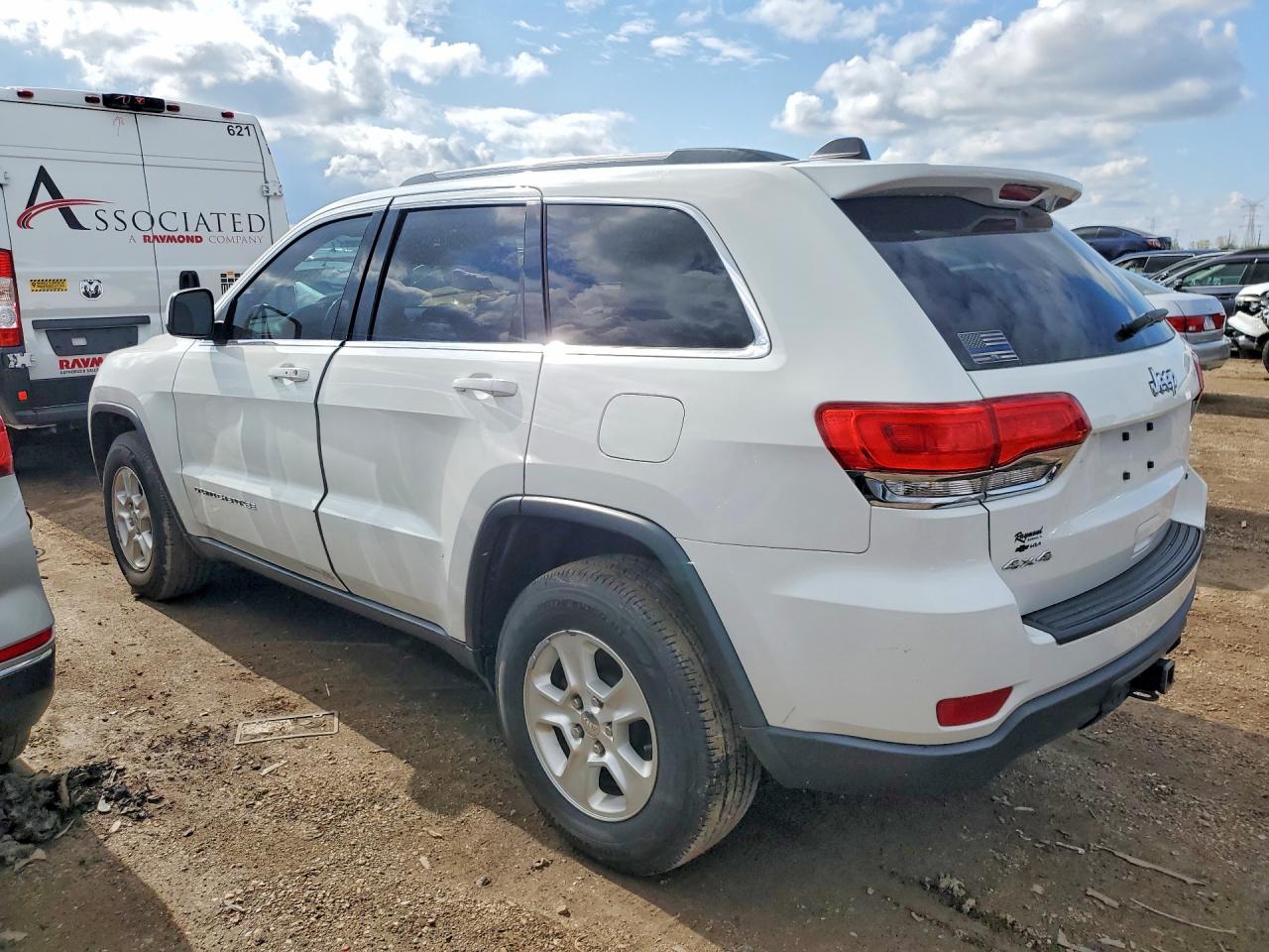 2015 JEEP GRAND CHEROKEE LAREDO — снимка 2