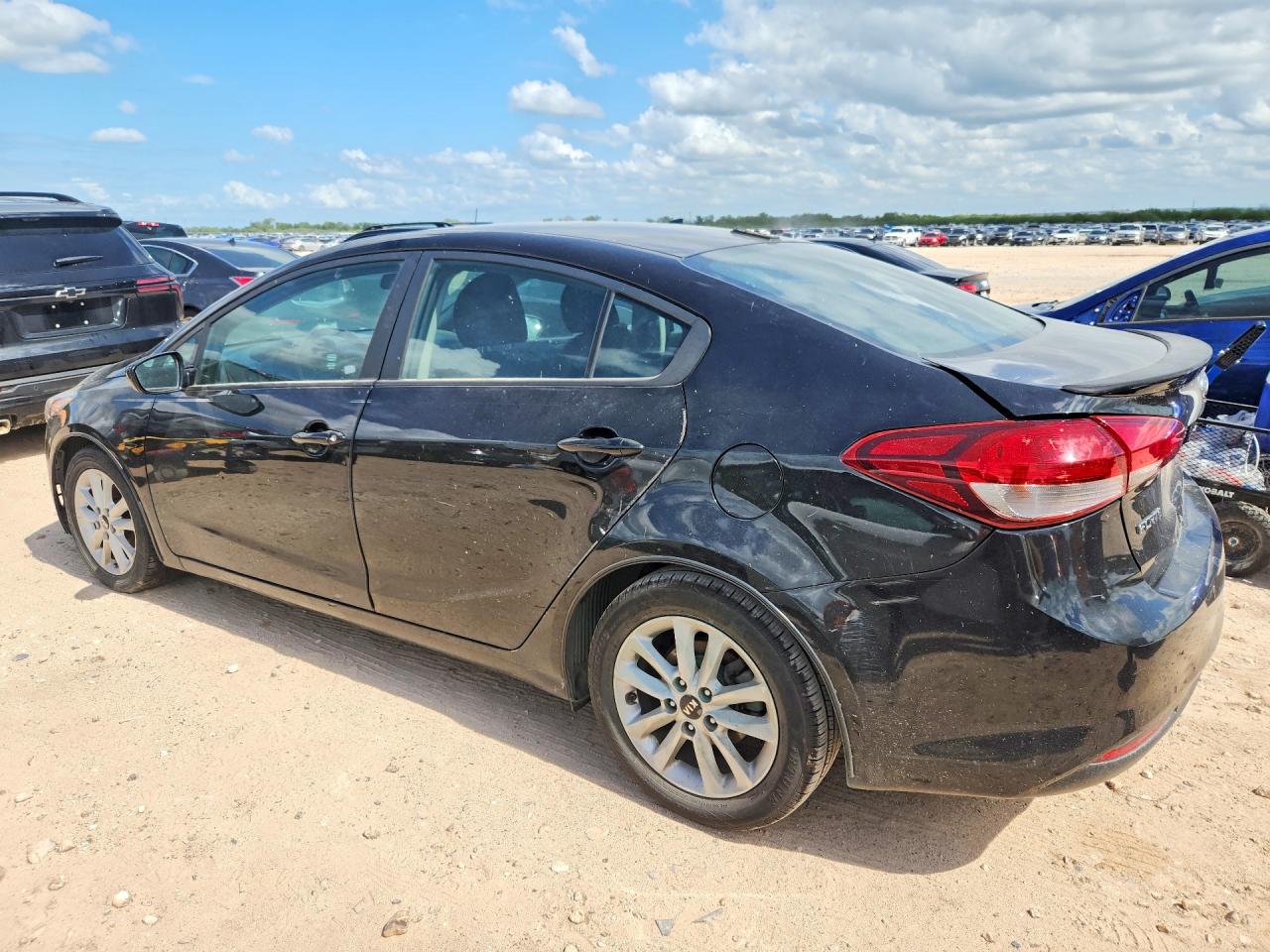 2017 KIA FORTE S — снимка 2