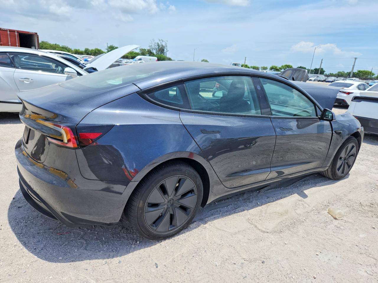 2025 TESLA MODEL 3 — снимка 3