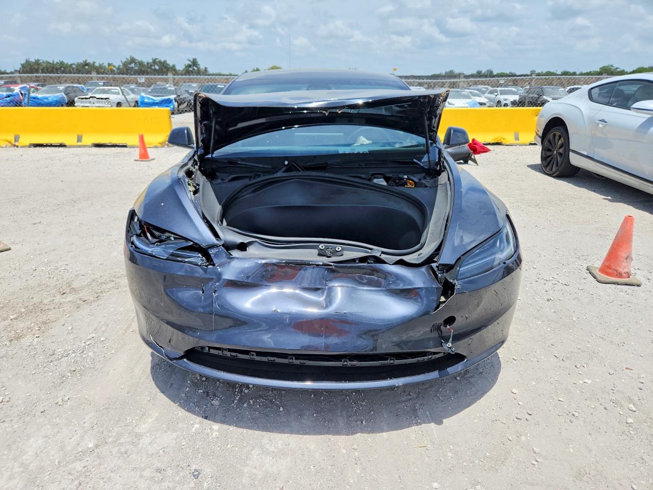 2025 TESLA MODEL 3 — снимка 5