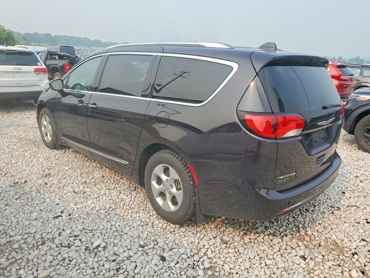 2017 CHRYSLER PACIFICA TOURING L PLUS — снимка 2