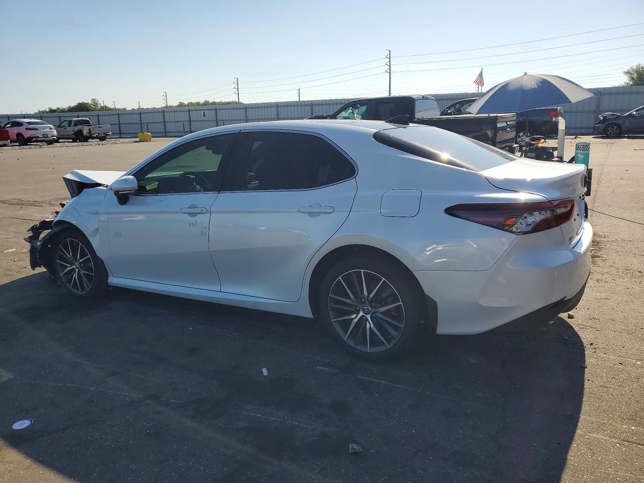 2023 TOYOTA CAMRY XLE — снимка 2