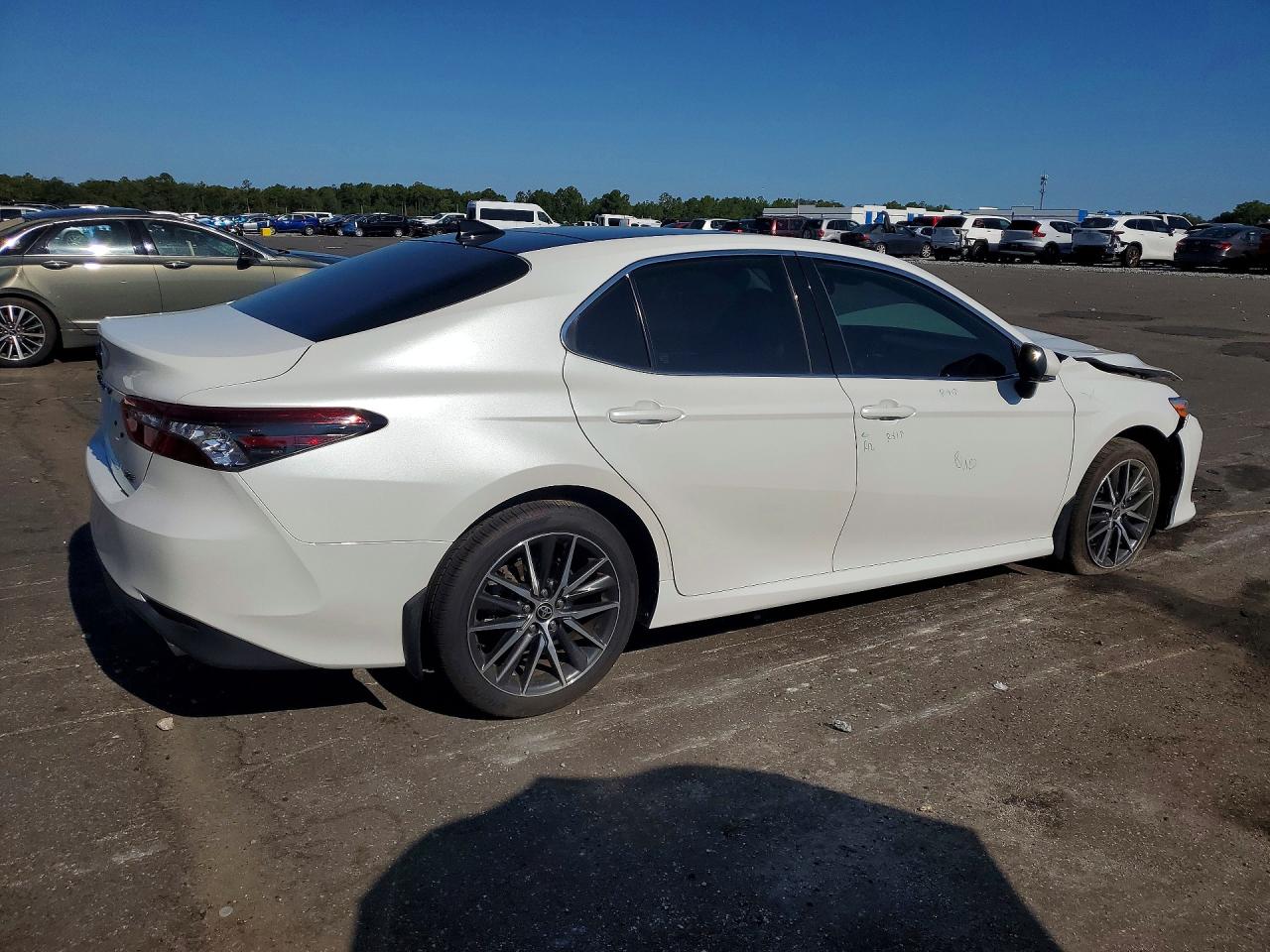 2023 TOYOTA CAMRY XLE — снимка 3