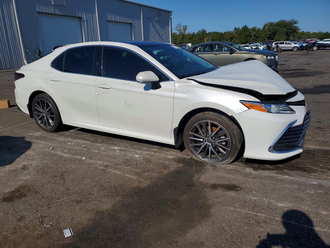 2023 TOYOTA CAMRY XLE — снимка 4