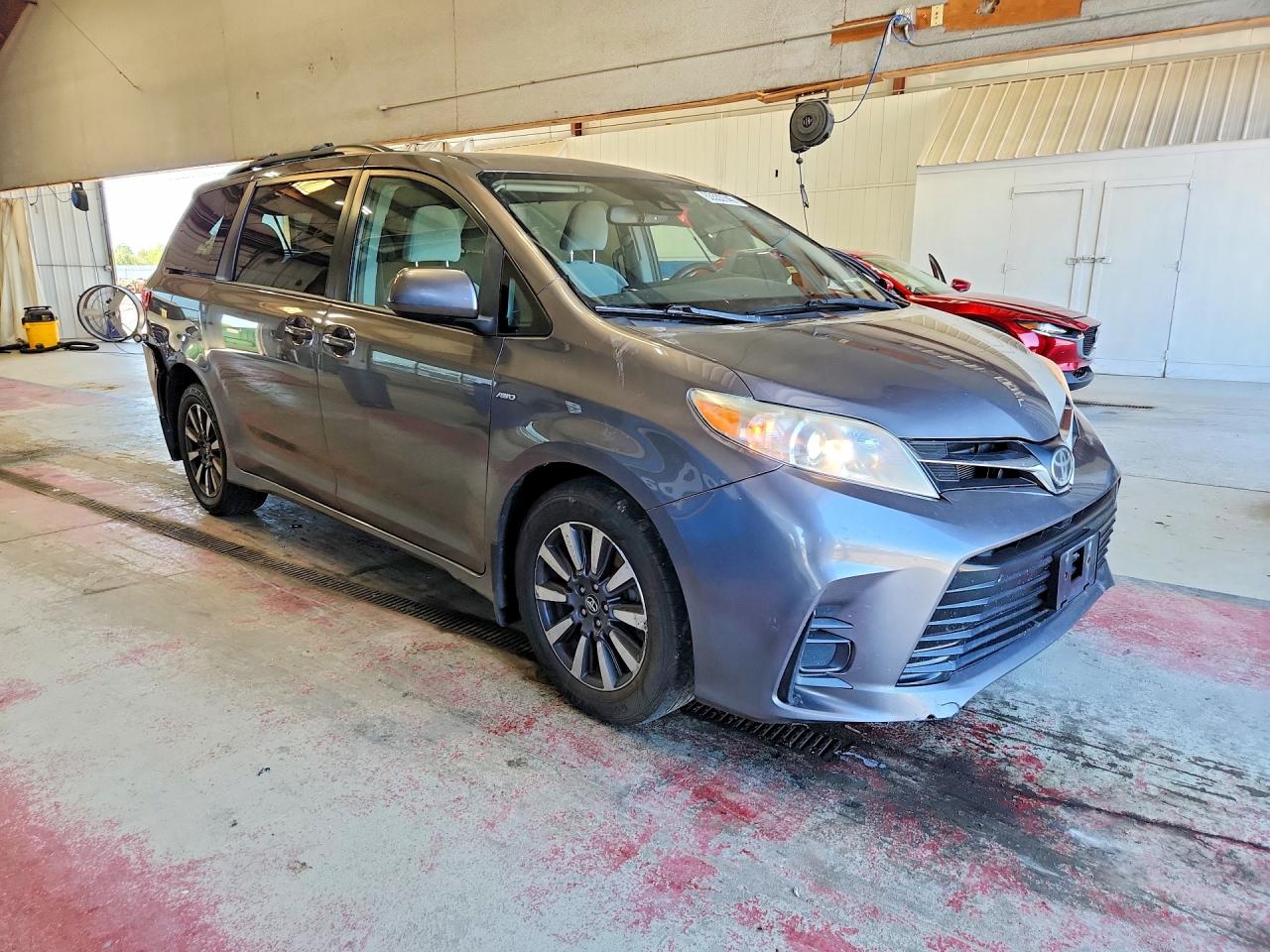 2018 TOYOTA SIENNA LE — снимка 4
