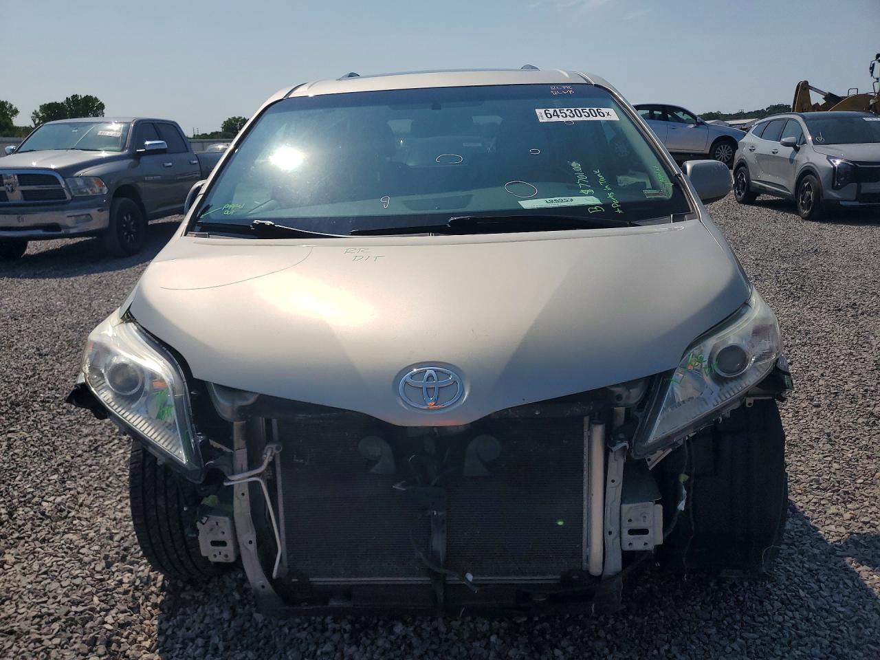 2017 TOYOTA SIENNA XLE PREMIUM 8-PASSENGER — снимка 5