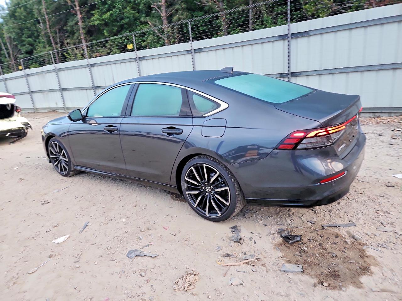 2026 HONDA ACCORD TOURING HYBRID — снимка 2