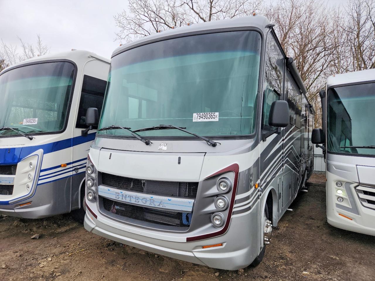 2024 FORD F53 — снимка 2