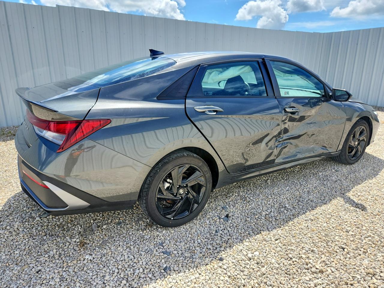 2026 HYUNDAI ELANTRA SEL SPORT — снимка 3