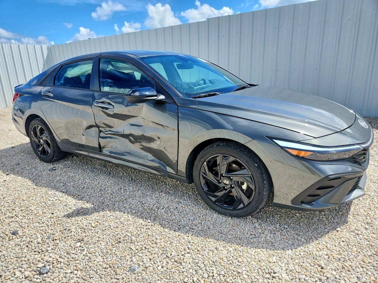 2026 HYUNDAI ELANTRA SEL SPORT — снимка 4