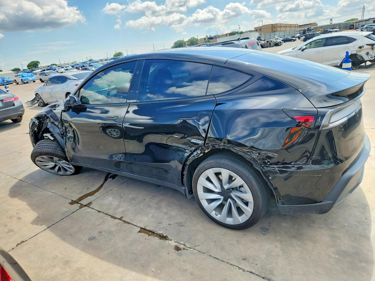 2026 TESLA MODEL Y — снимка 2