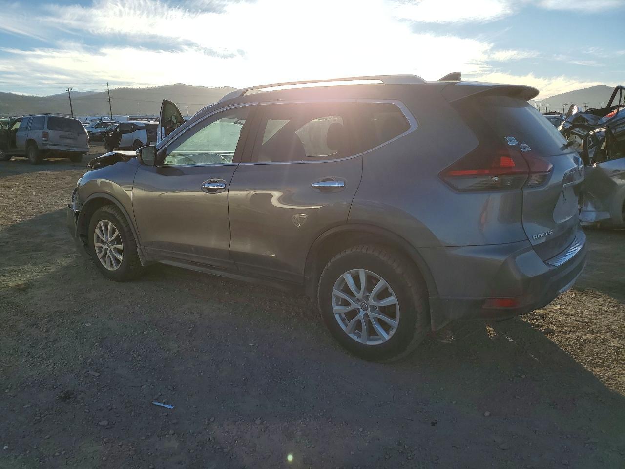 2018 NISSAN ROGUE SV — снимка 2