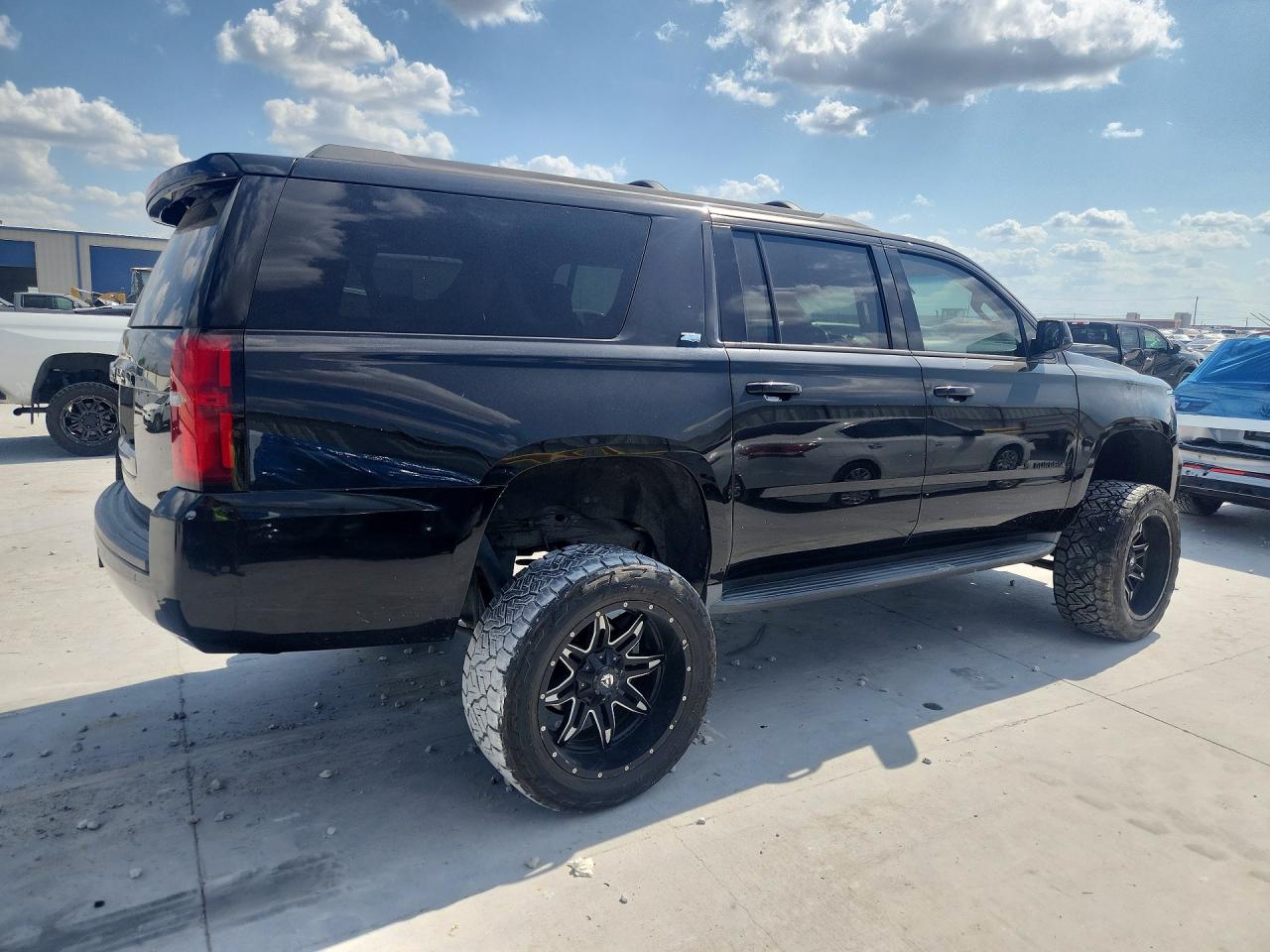2015 CHEVROLET SUBURBAN K1500 LT — снимка 3