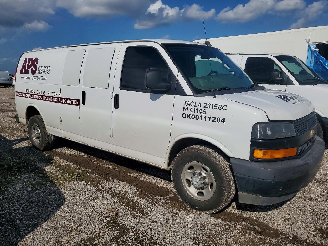 2018 CHEVROLET EXPRESS 3500 — снимка 4