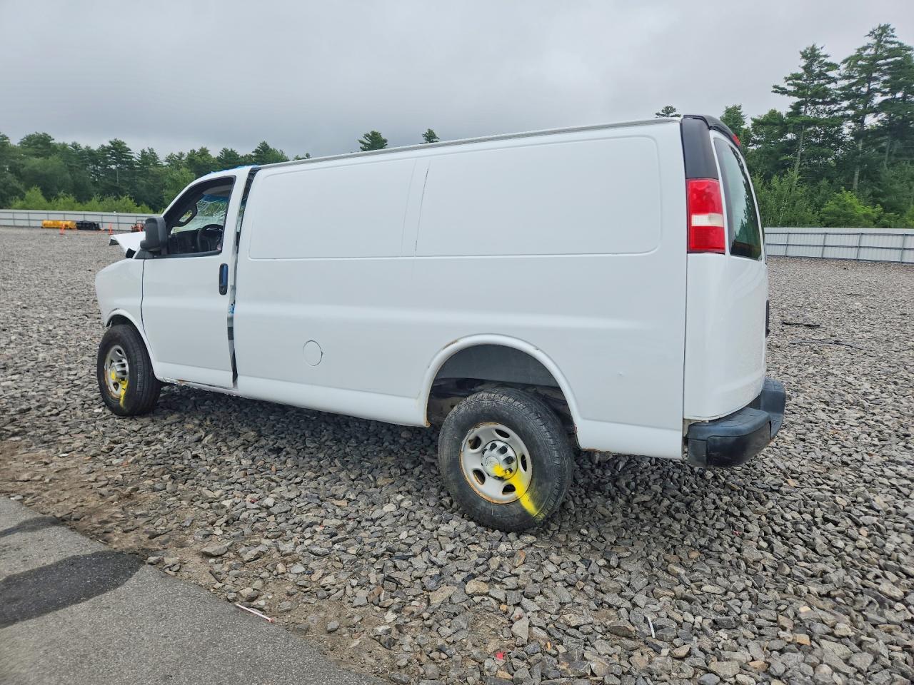 2017 CHEVROLET EXPRESS G2500 — снимка 2