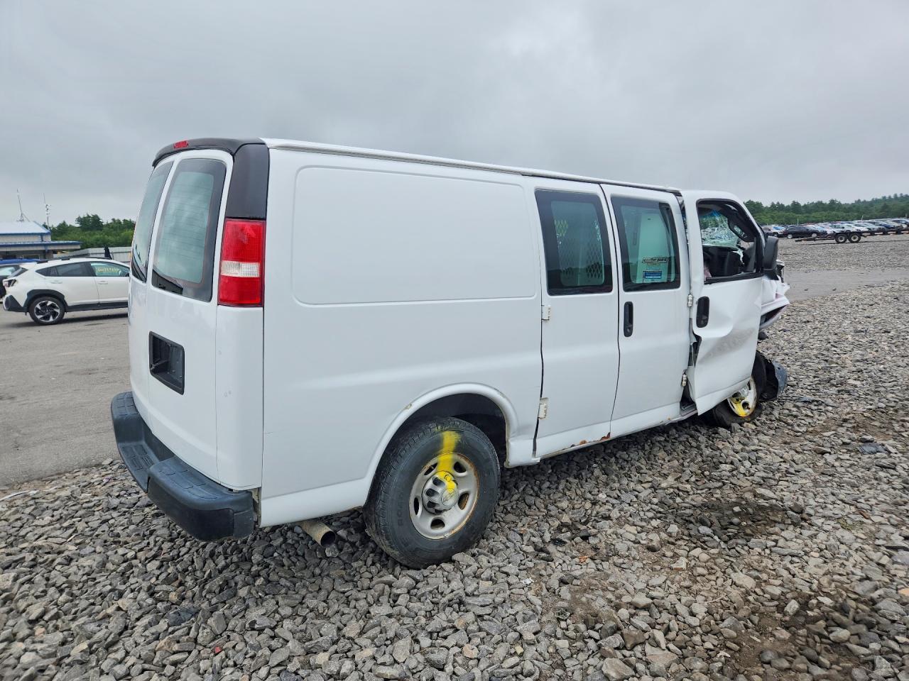 2017 CHEVROLET EXPRESS G2500 — снимка 3