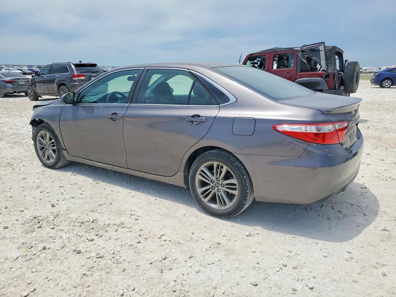 2016 TOYOTA CAMRY SE — снимка 2
