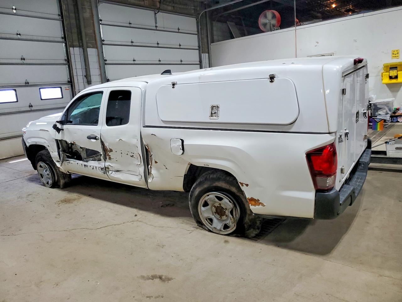2020 TOYOTA TACOMA SR — снимка 2