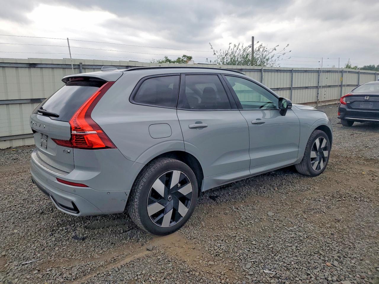 2025 VOLVO XC60 PLUS — снимка 3