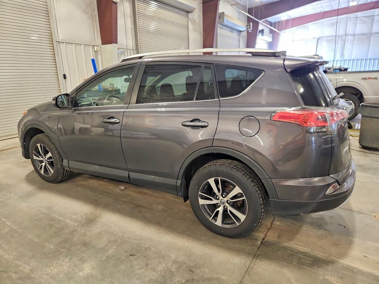 2016 TOYOTA RAV4 XLE — снимка 2
