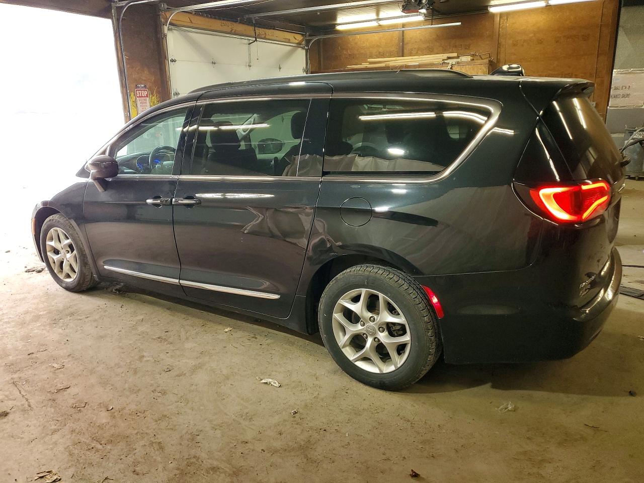 2017 CHRYSLER PACIFICA TOURING L — снимка 2