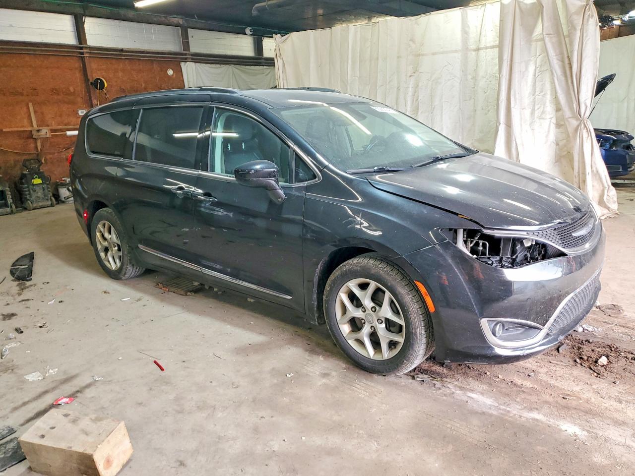 2017 CHRYSLER PACIFICA TOURING L — снимка 4