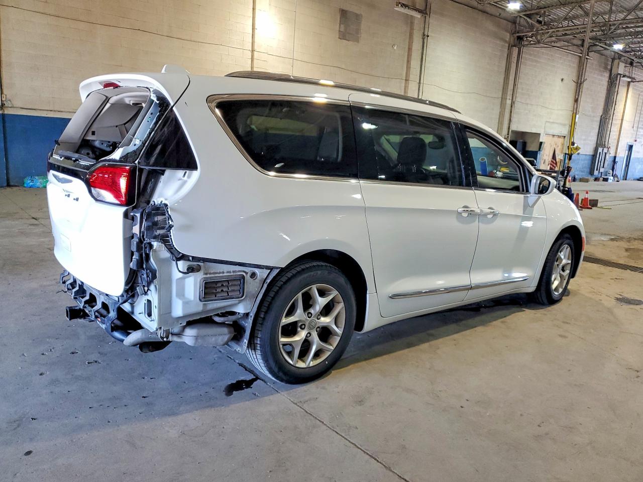 2017 CHRYSLER PACIFICA TOURING L PLUS — снимка 3