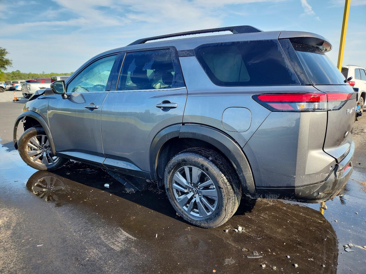 2025 NISSAN PATHFINDER SV — снимка 2