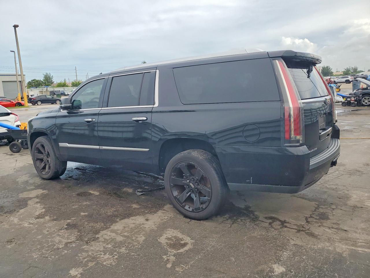 2018 CADILLAC ESCALADE ESV PREMIUM LUXURY — снимка 2