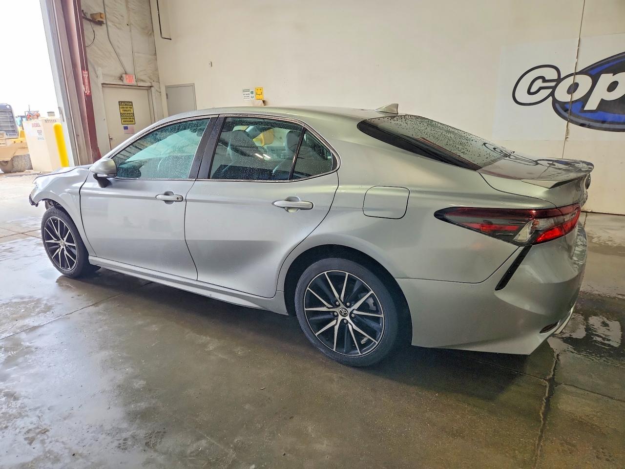 2022 TOYOTA CAMRY SE — снимка 2