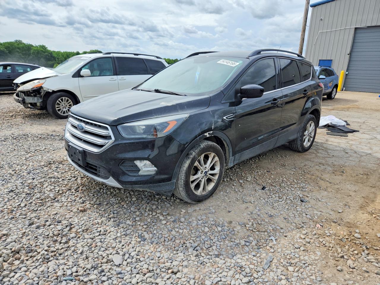 2017 FORD ESCAPE SE